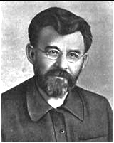 Скачущие на памятнике правосеки – это закономерный итог ста лет советской власти ленина-сталина-путина.