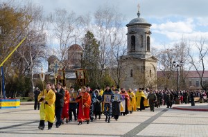 Крестный ход в честь 400-летия Дома Романовых в Керчи.
