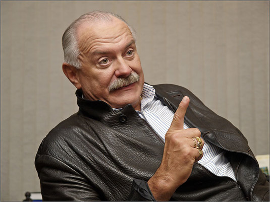 Н.Михалков поймал ЕБН-центр на незаслуженном восхвалении дегенерата-алкоголика Ельцина и его эпохи правления.(Видео) ** ЕБН-центр поймал барина Никиту Сергеевича на проституции.(Видео)