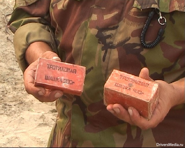 В Москве прошёл 1-ый объединительный съезд подпольщиков Новороссии ,который возглавил не путин – крымский и не профессионал Стрелков – Новоросский , а любитель Калашников- Футуролог.