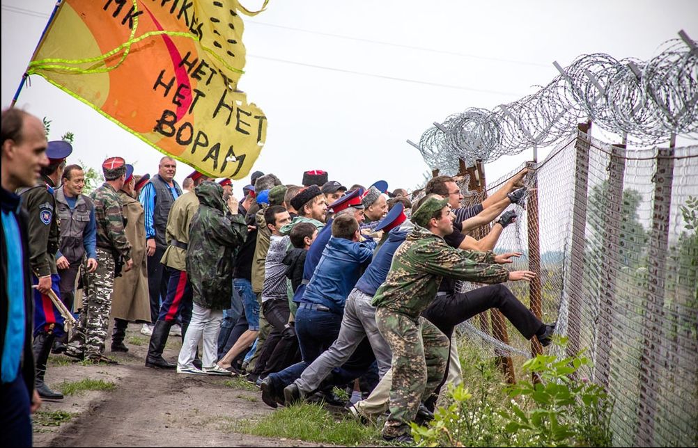 У активистов-экстремистов, воюющих с УГМК в Прихоперье, проходят обыски и аресты..Хопер как предтеча Гражданской войны.