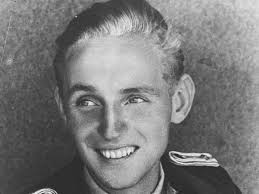 В СМИ схлестнулись пидорас и жид: зачем нам Хартманн, когда у нас уже есть Кожедуб?.. “Попытка «размыть традиционное отношение российского общества к Великой Отечественной войне»” – это уже уголовщина или ещё нет?