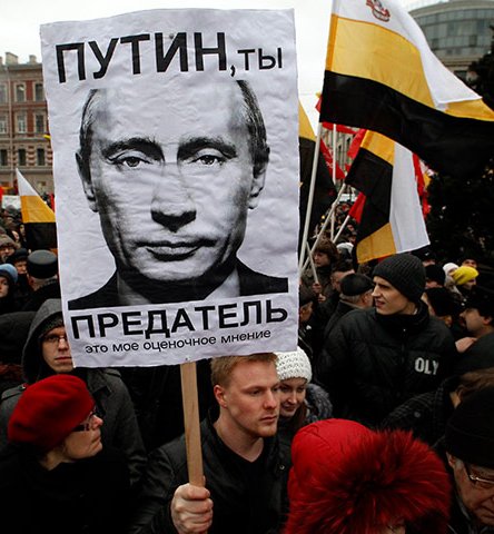 Щедрый национал-предатель путин,возвращает жидобандеровцам всю военную технику, принадлежащую АРК.Она как раз пригодиться хунте для подавления возстания в Малороссии.