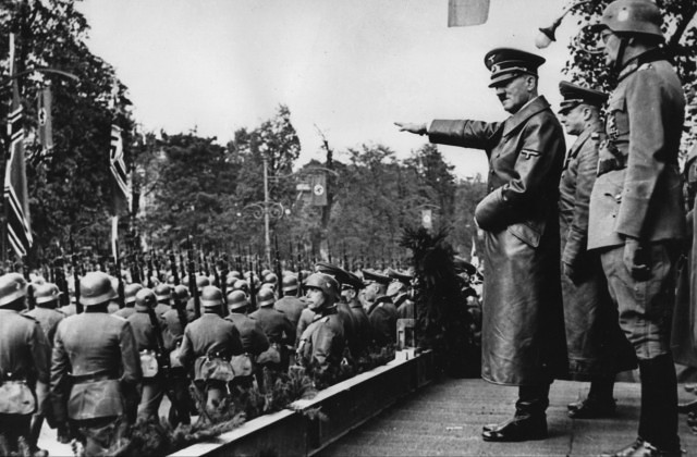 Белая эмиграция стремилась создать угодную Богу русскую “Третью силу без жiдов и коммунистов”, противостоящую Сталину и Гитлеру в опоре на свой русский народ.