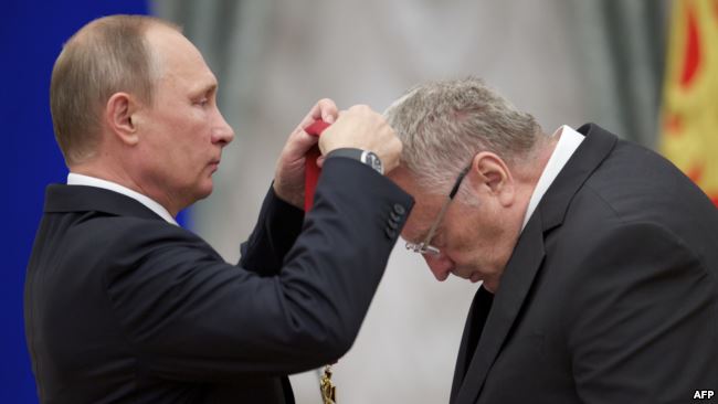 Жизнь в РФ при эффективном националисте Путине: жиды спорят; кто из них более русский, и подают друг на друга в суд за антисемитизм (антижидизм).. От всего этого еврейского цирка тошнит и очень хочется выматериться многоэтажно.