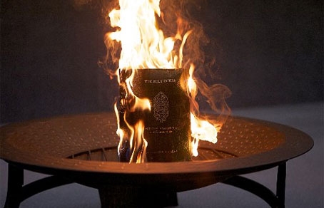 Что будет,если в следующий раз «русские террористы» сожгут не коран,а талмуд и заставят жида отказаться от его веры ?