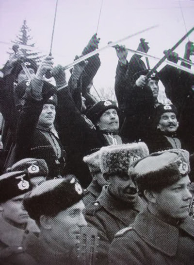 «Казакия» в составе Третьего Рейха (1941год — 1945 год).»Немцы, конечно, гады, вроде сталинцев, но мы за них стоим по одному тому, что воны церквы пооткрывалы!»