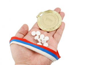 Каков президент РФ – таковы и спортсмены им опекаемые – жулики.Раскрыт секрет триумфа Сборной РФ в Сочи: все спортсмены плотно сидят на “колёсах”- на  “Мельдонии”. Может и наш Лучезарный пу от этого светится?