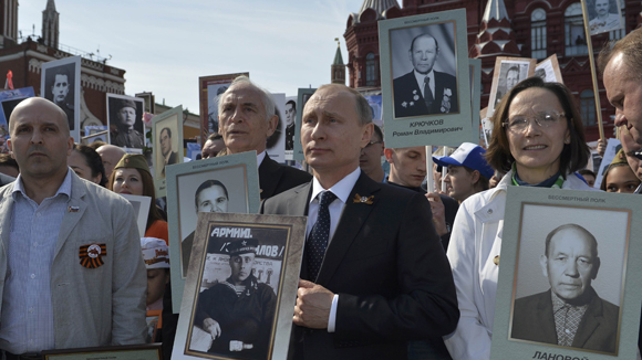 Почему я не пойду на «марш Бессмертного клопа».. Высшее начальство РФ-твари, учинившие вертеп коррупции, не имеют никакого отношения к “Победе”.