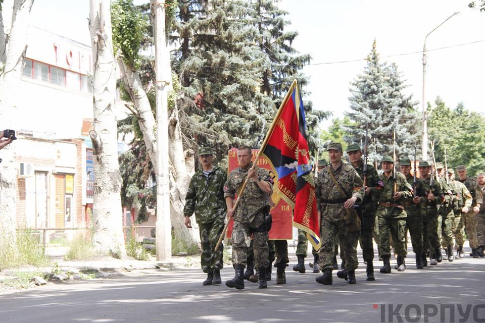 «По приблизительным подсчётам за время обороны Славянска погибло до 80 бойцов ополчения и около 200 мирных жителей».