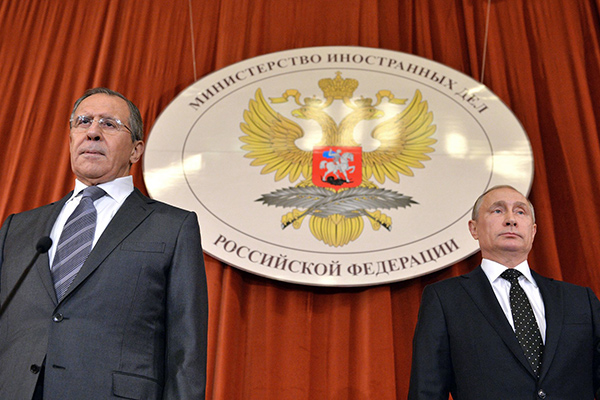 “О гнидах, сволочах и предателях, которых, как сказал классик, следует «бить и бить по щекам, не снимая офицерских перчаток»”.