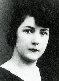 ✠МЫ✠ случайно узнали, что Пётр Краснов очень ценил стихи потомственной казачки Марии Волковой, “певицы казачьей доблести, скорби и неизбывного горя».