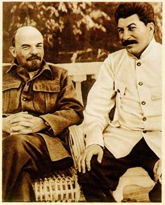 Русские мутанты(совки и расеяне) для Ленина,Сталина,Путина были и есть всего лишь “полезные идиоты”.Не понимать это – непростительная глупость.