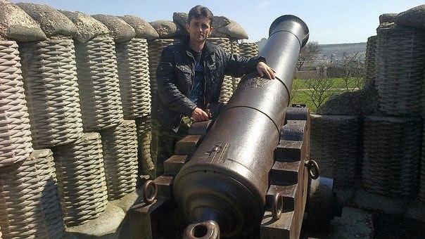 Неправославный (нерусский) наёмник Меняйло не хочет давать российское гражданство православному (русскому) сербу Деяну Беричу.