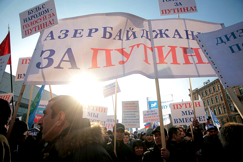 Русские в Баку стали заложниками инцидента в Новосибирске.