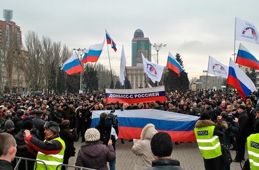 Сейчас Окраина находится на грани. Любая ошибка властей, любой выстрел или убитый может толкнуть эту страну в объятья “горячей” фазы гражданской войны.
