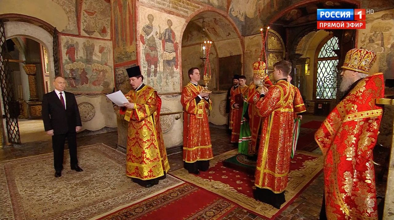 🐓ПЕТУШКА(Кирилл) и 🐓ПЕТУХ(Путин). В Благовещенском Соборе прошёл петушиный благодарственный молебен.
