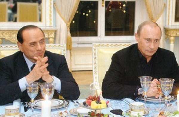 “Массандра” уйдёт в “хорошие руки” друзей Путина. И недорого… Путину очень понравился 240-летний херес.. Он хочет пить его каждое утро по рюмочке и заедать любимой хрустящей мацой.