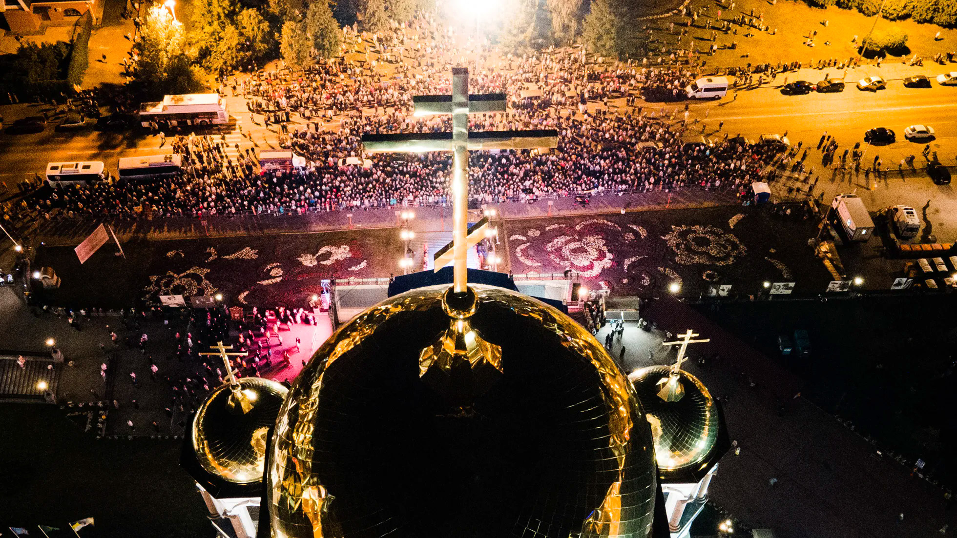 Позор! 17 июля только 2 тысячи ☦русских стали ближе к Богу. Остальные испугались “хаимовичей” ** Уральский губернатор продемонстрировал «откровенно брезгливое отношение к Русской Православной Церкви и верующим».