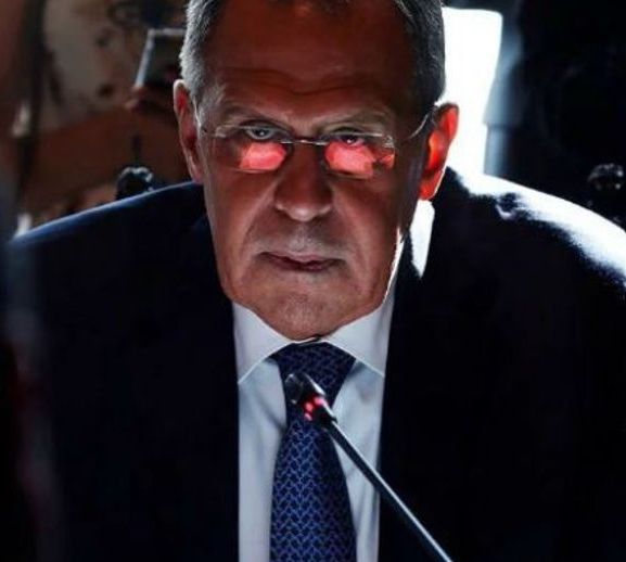 Мы шокированы и потрясены; Лавров, у которого внуки граждане Израиля, т.е. дочь его еврейка, стал второй раз “антисемитом”. Если так пойдёт и дальше, то скоро и Путин с Берл Лазаром станут “антисемитами”.