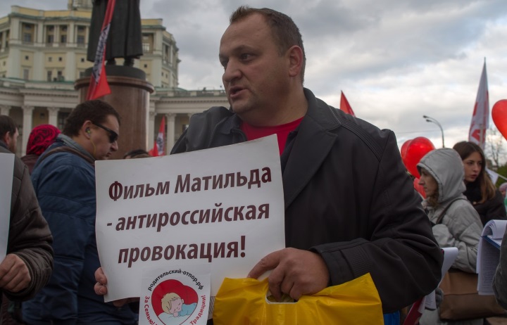 “Чтобы избежать дискредитации российских властей в целом просим Вас обнародовать имена всех конкретных виновных лиц”.(Видео)