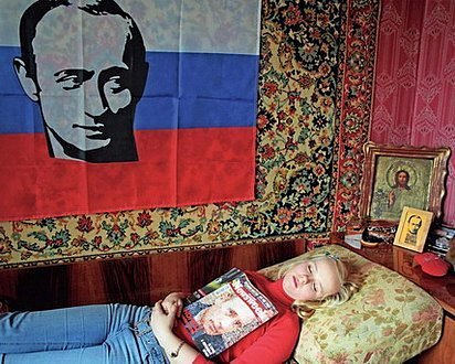 Новый учебник истории сделан для воспитания политкорректных россеян-дебилоидов.