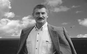 «Скажите, пожалуйста, является ли теперешнее наше государство, с куцым названием РФ или Российская Федерация правопреемницей тысячелетней России?»