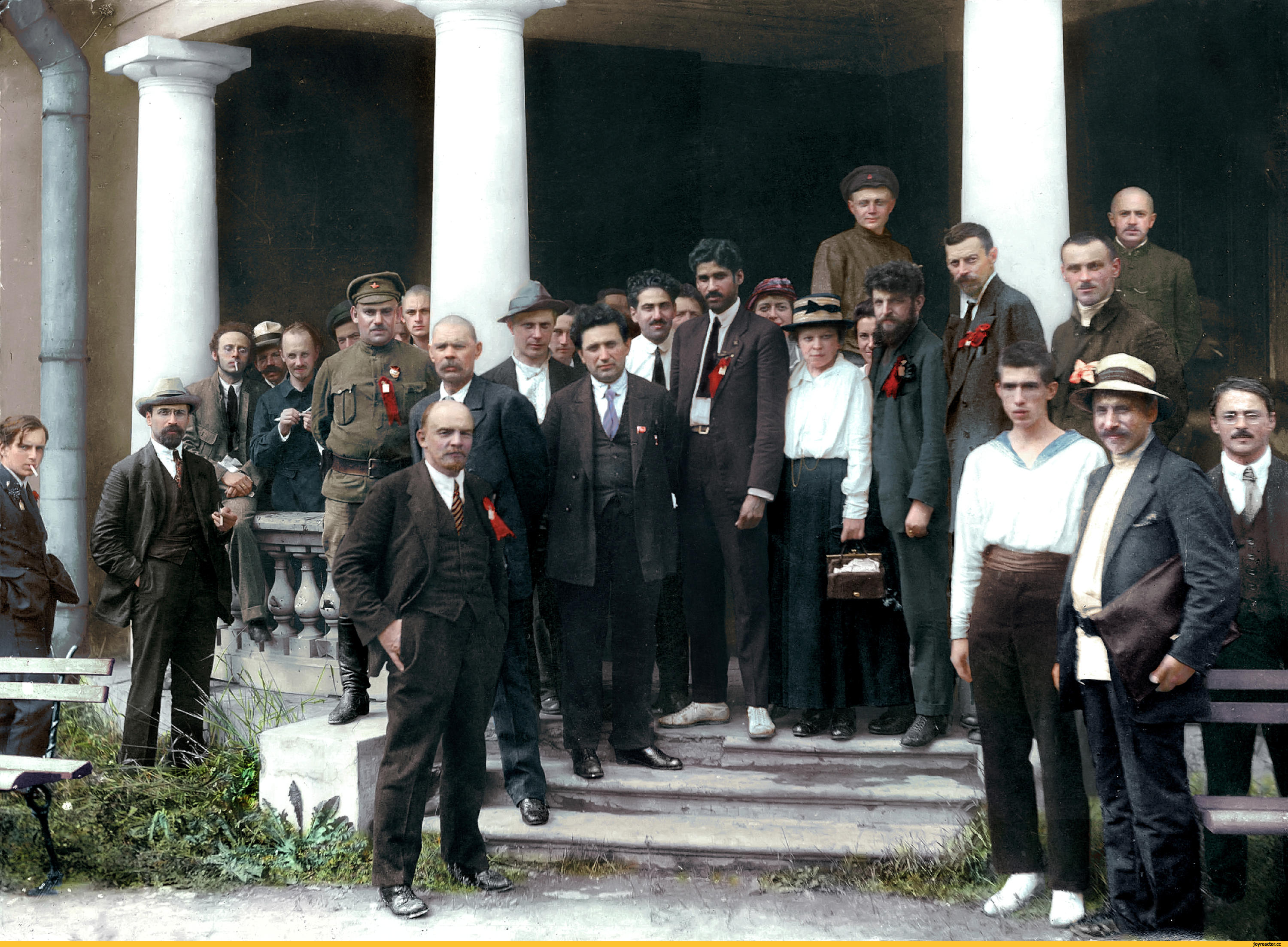 Многие царские офицеры не читали “Дневник писателя” и потому с удовольствием служили жидам, за что и поплатились потом своими жизнями.. Сто тысяч шабесгоев спасли жидокоммунизм в России тогда.. И примерно столько же высокопоставленных шабесгоев спасает жидоглобализм в РФ сегодня.