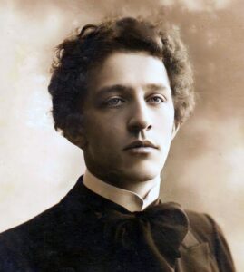 7 августа 1921г. умер А.Блок: «Ночь, улица, фонарь, жида аптека…» – Певец революции оказался “фашистом-антисемитом”.. «Жалко раба Божия Александра при таком таланте, который мог бы послужить Богу и России, но скольких ввёл и всё еще вводит в соблазн своими “Двенадцатью”».